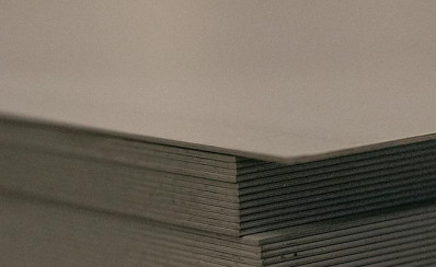 Hot-rolled steel  for quenching and tempering