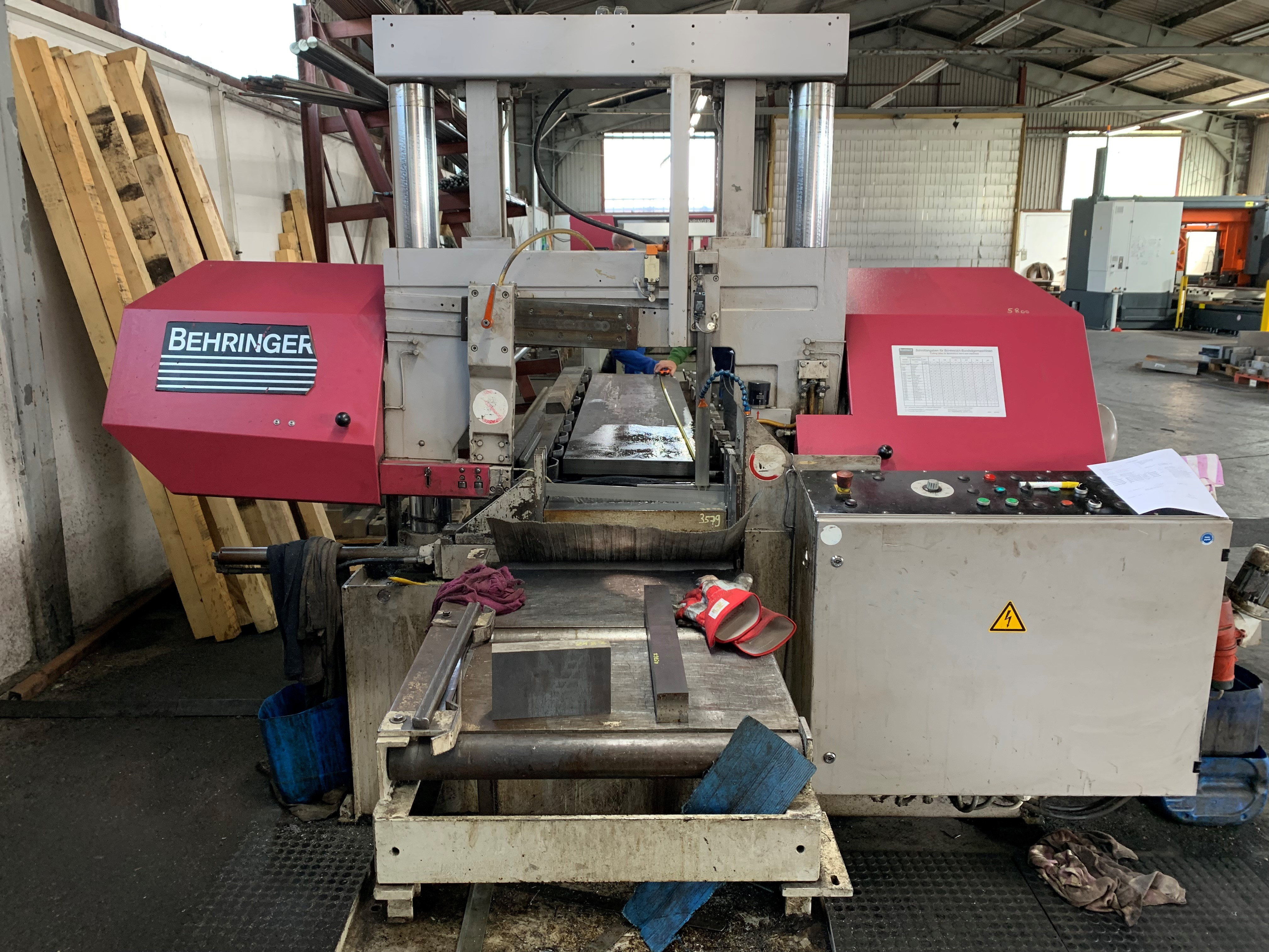 Automatic saw Behringer HBP413