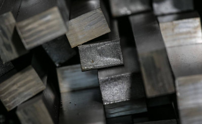 Cold work tool steel